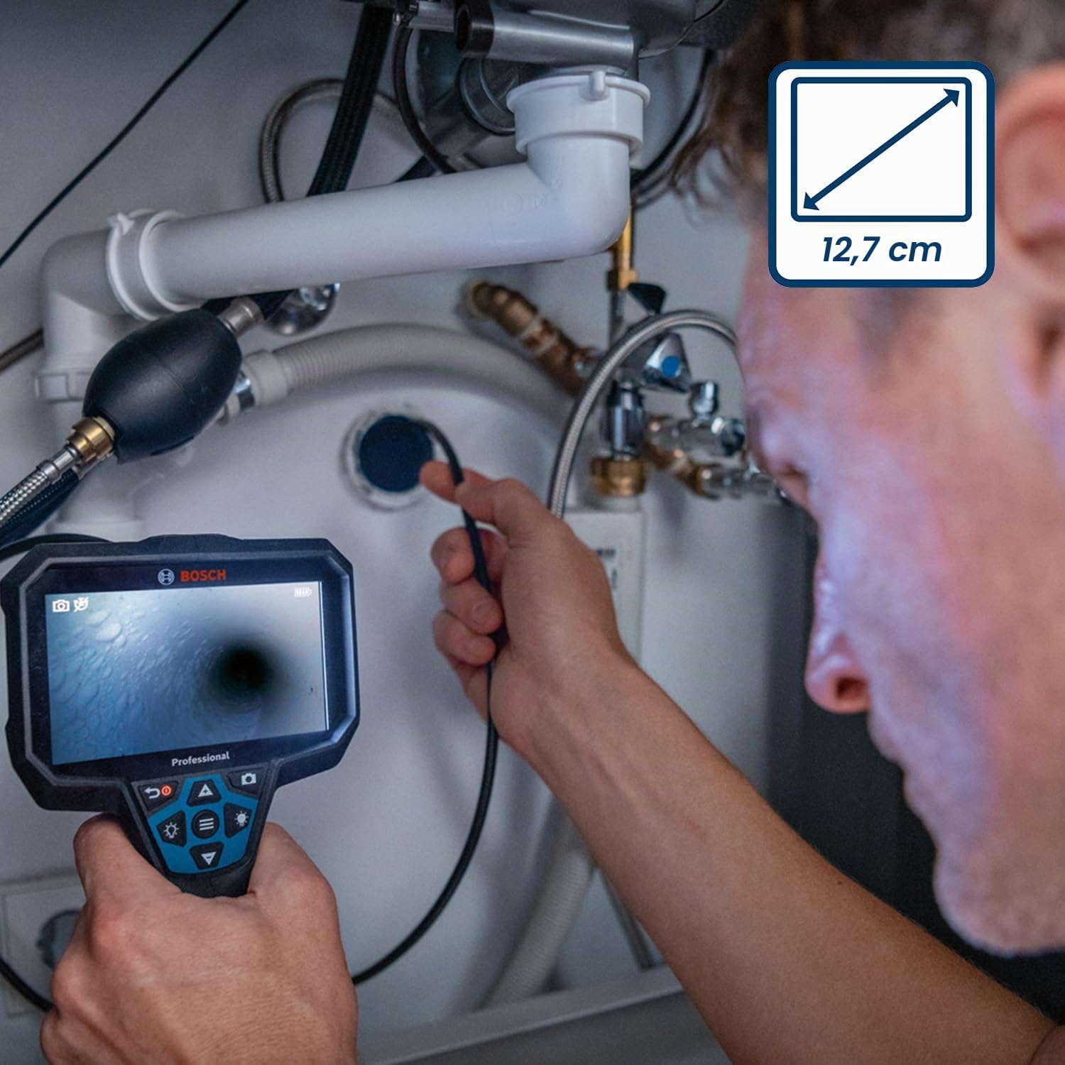 Caméra d'inspection Bosch Professional GIC 12V-5-27 C (Longueur du câble : 150 cm, Fonction Orientation AutoUp, Affichage Haute résolution : écran 5’’, 1280 x 720 px, Coffret L-boxx)